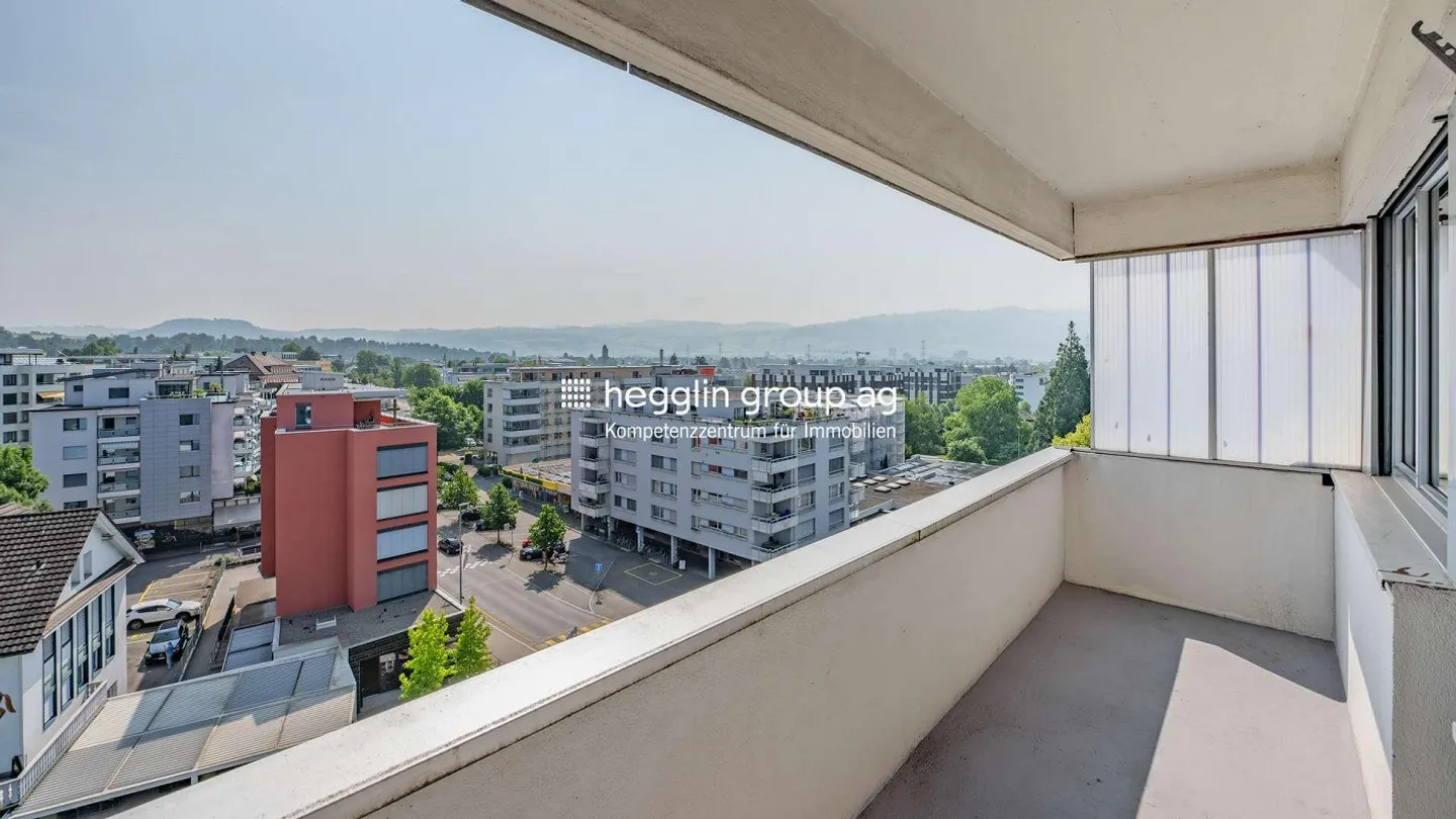 Penthouse with amazing view and potential - Photo 6 of 13