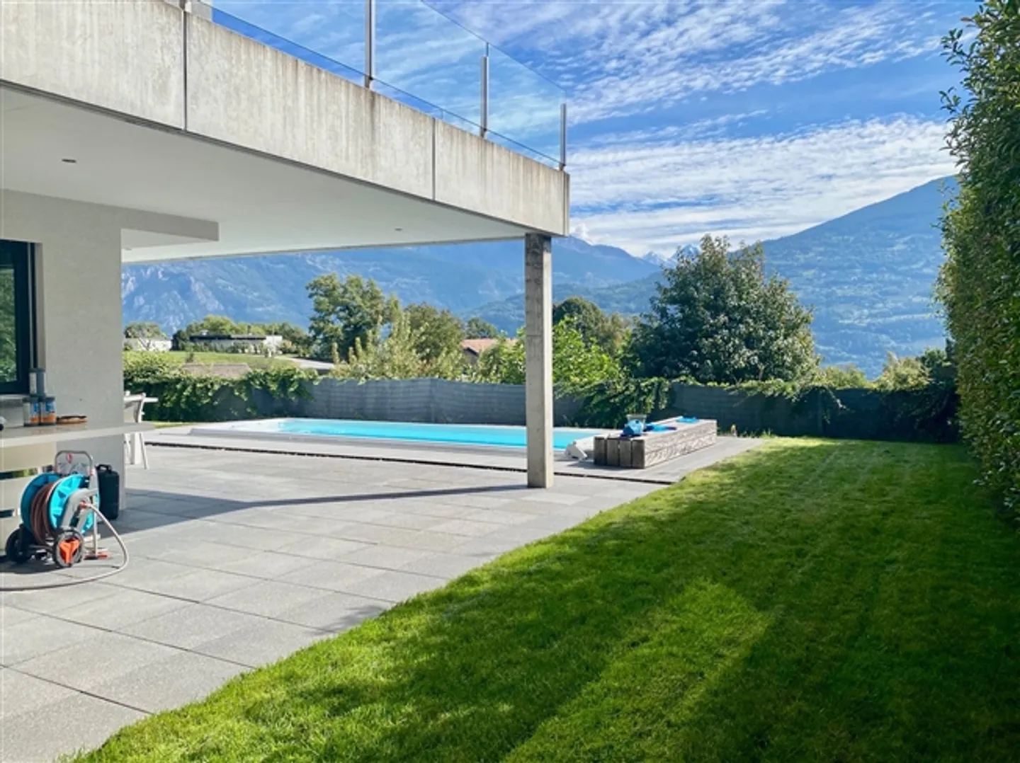 Zeitgenössische, von einem Architekten entworfene Villa mit außergewöhnlicher Aussicht in Ormône (Savièse) - Foto 5 von 13