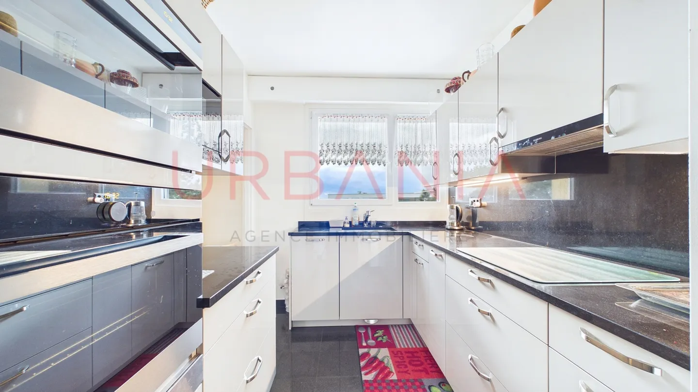 Wunderschöne 5-Zimmer-Wohnung von 112 m² mit Balkon und Garage - Foto 5 von 8