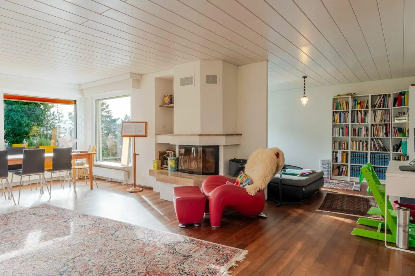 Maison individuelle de 6,5 pièces avec garage double dans un emplacement privilégié - Photo 3 sur 12