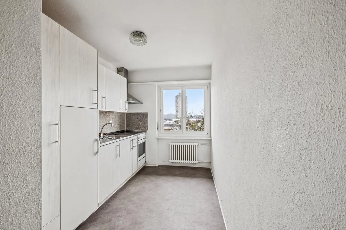 2 Room Apartment - Photo 3 of 10