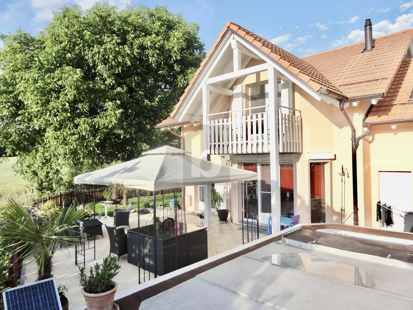 Maison Charmante avec Jardin - Photo 2 sur 6