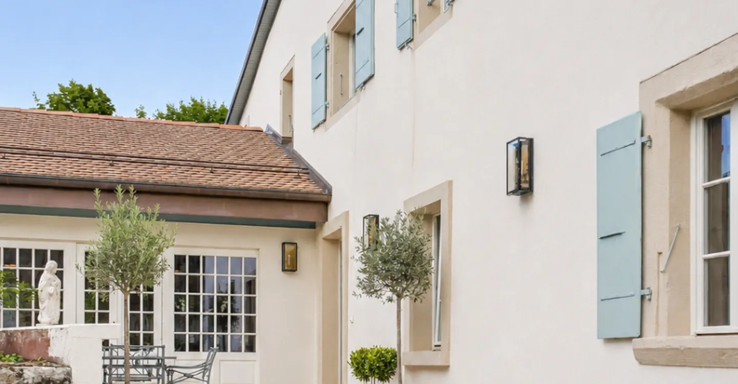 A beautiful renovated historic property in the heart of the village, just moments from Nyon - Photo 1 of 16
