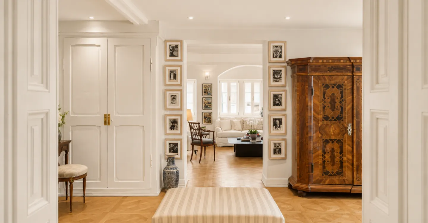 A beautiful renovated historic property in the heart of the village, just moments from Nyon - Photo 2 of 16