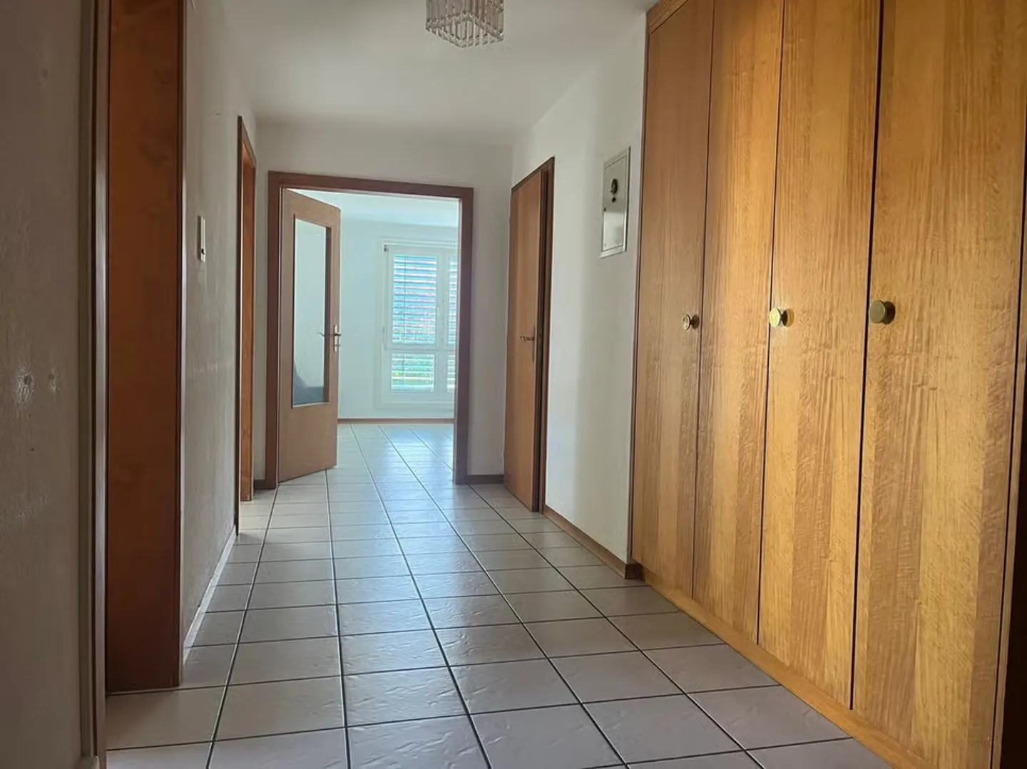 COURTEPIN 2.5 ROOMS OF 61.4M², COVERED BALCONY, UNDERGROUND PARKING, CELLAR - Photo 5 of 8