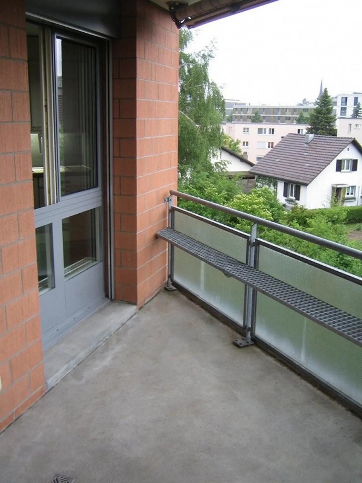 "Ziegelei-Märit": belle et spacieuse appartement de 4.5 pièces au 3ème étage - Photo 11 sur 11