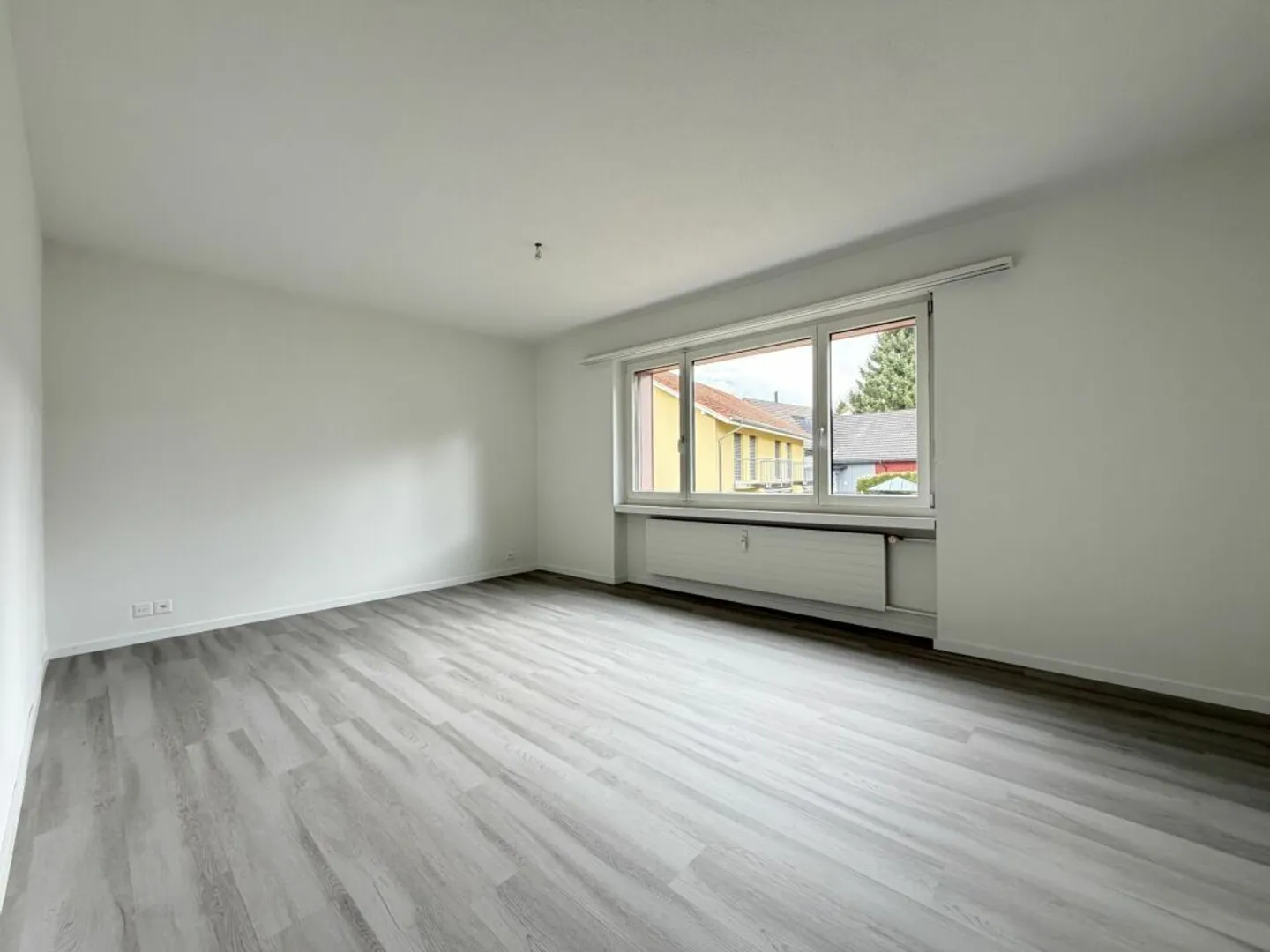 FELICITÀ FAMILIARE CON AMPIO SPAZIO E UFFICIO - Foto 6 di 13