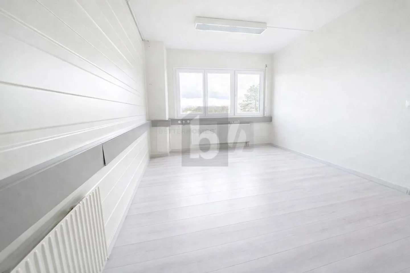 MODERN AND BRIGHT IN AVOUILLONS - Photo 3 of 5