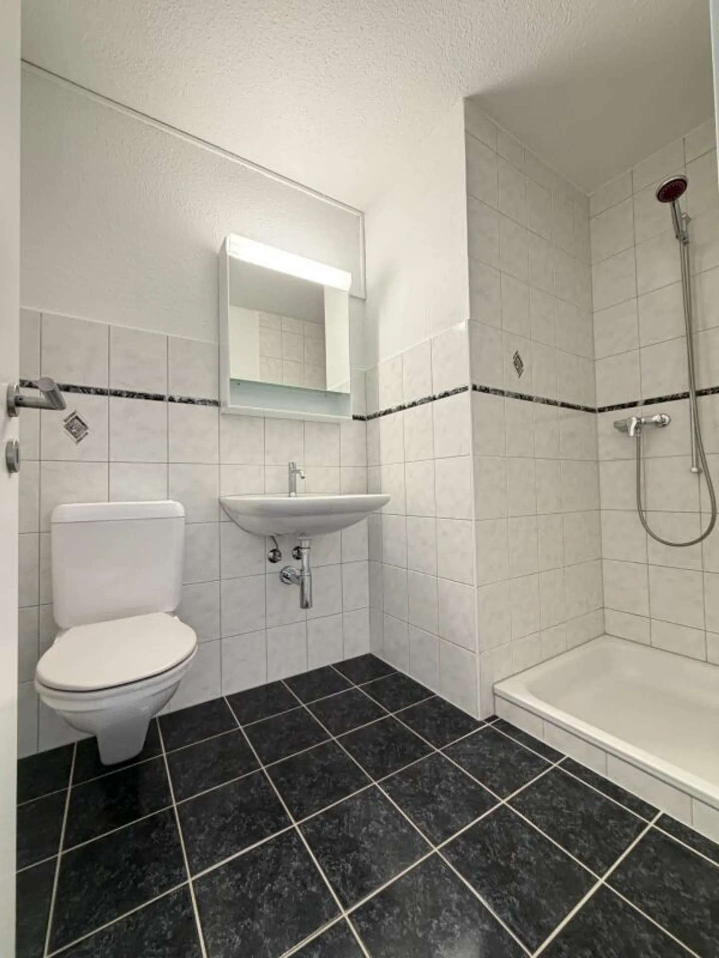 FELICITÀ FAMILIARE CON AMPIO SPAZIO E UFFICIO - Foto 11 di 13