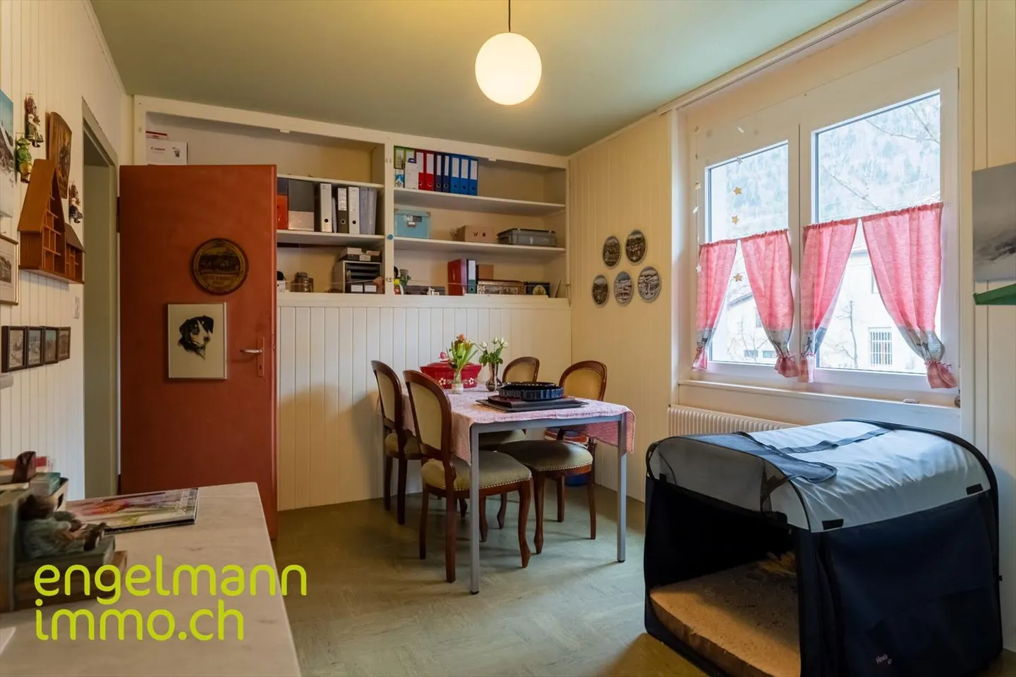 Village house with 6.5-room apartment, shop and annexes - Photo 9 of 13