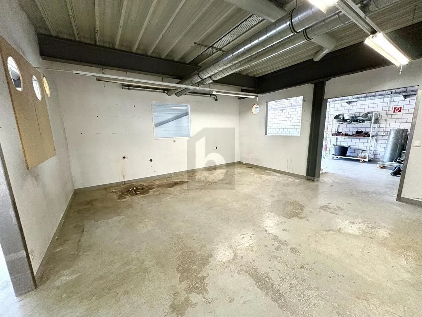 Versatile Commercial Space - Photo 2 of 6