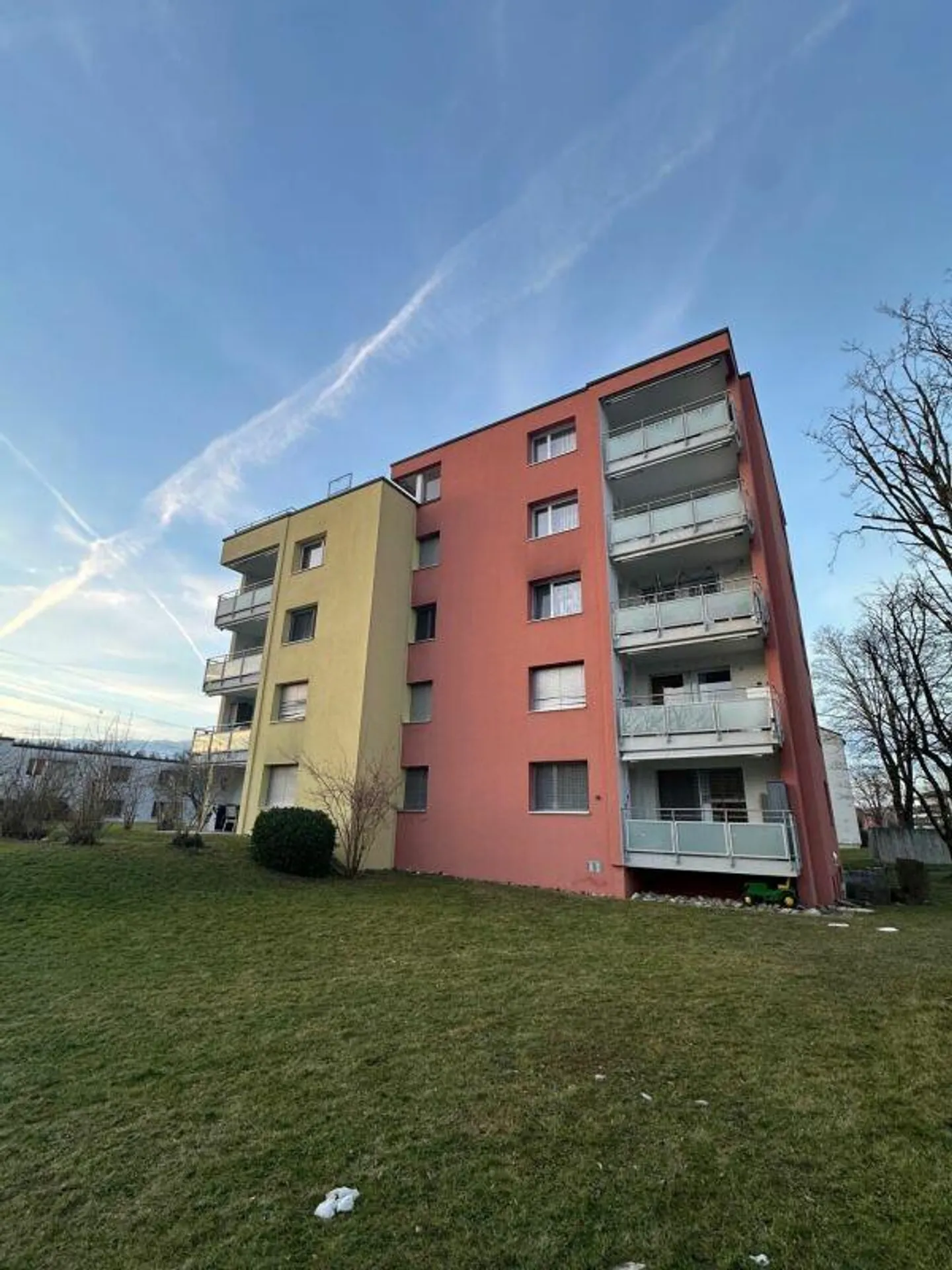 Appartement 3.5 pièces bien entretenu avec balcon - Photo 1 sur 9