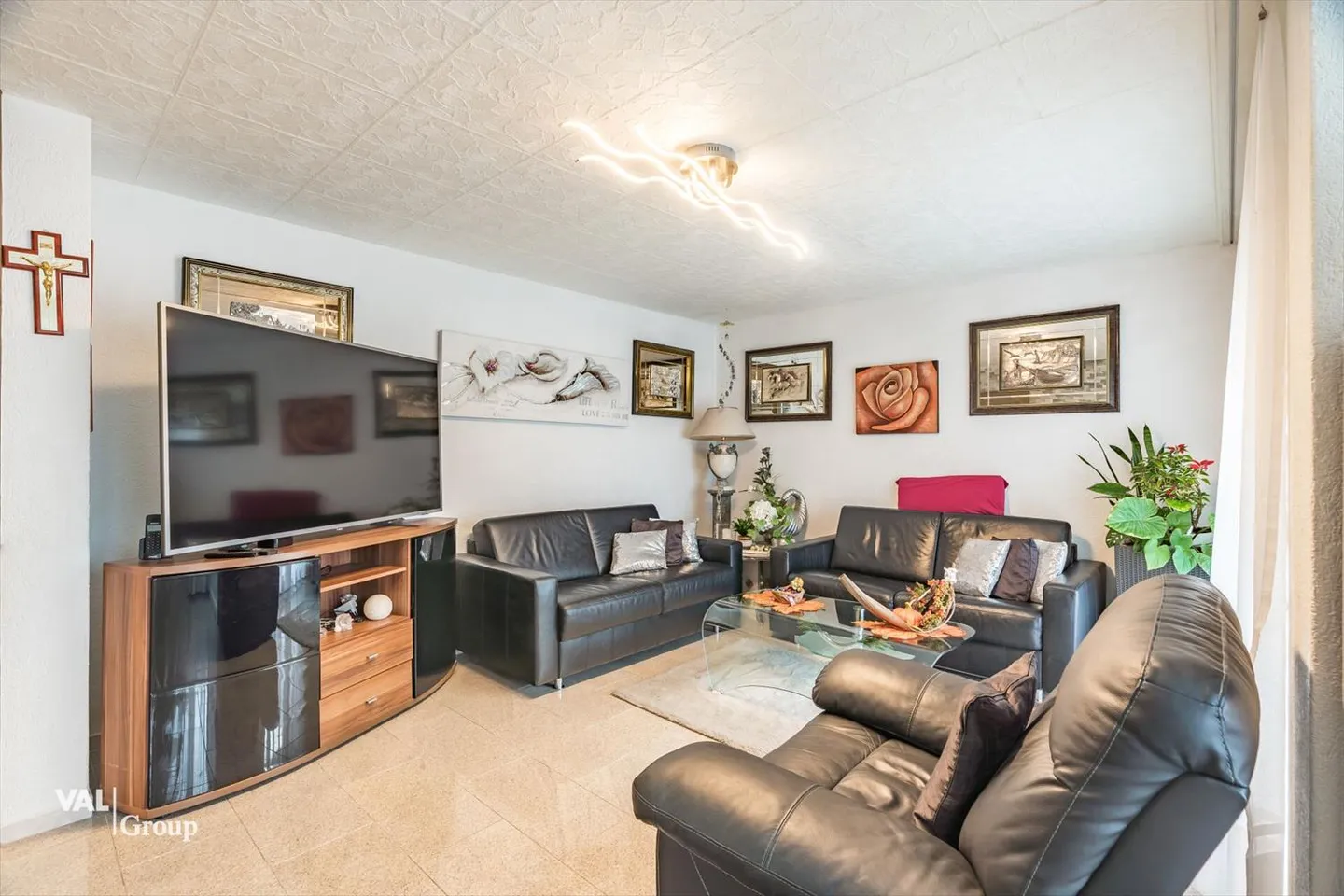 Living with Comfort and View - 4.5-Room Apartment in the Best Location of Visp - Photo 1 of 11