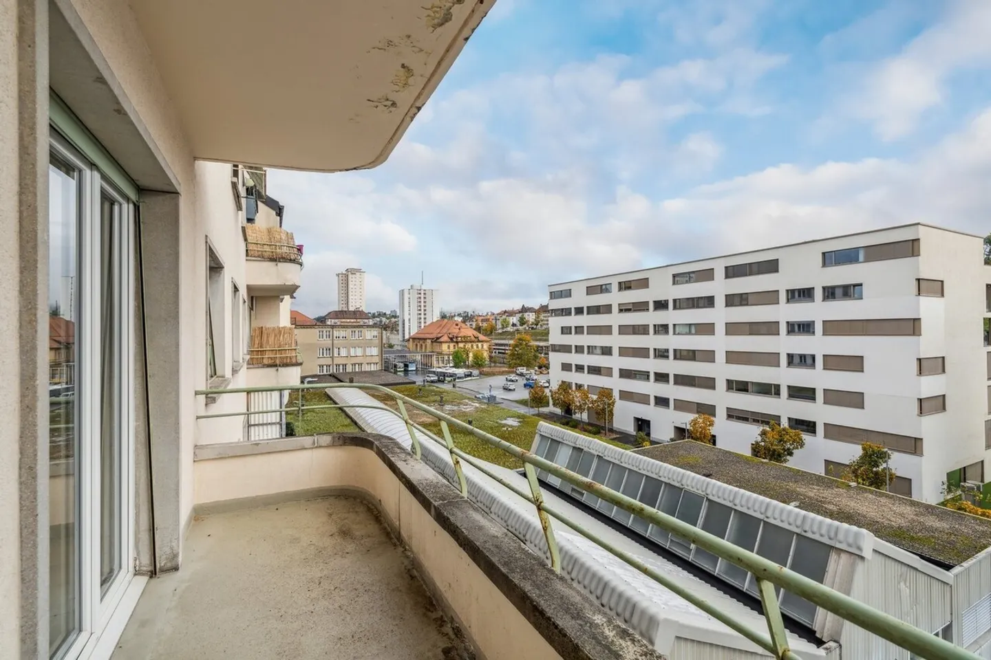 Appartement spacieux en centre-ville - Photo 2 sur 10