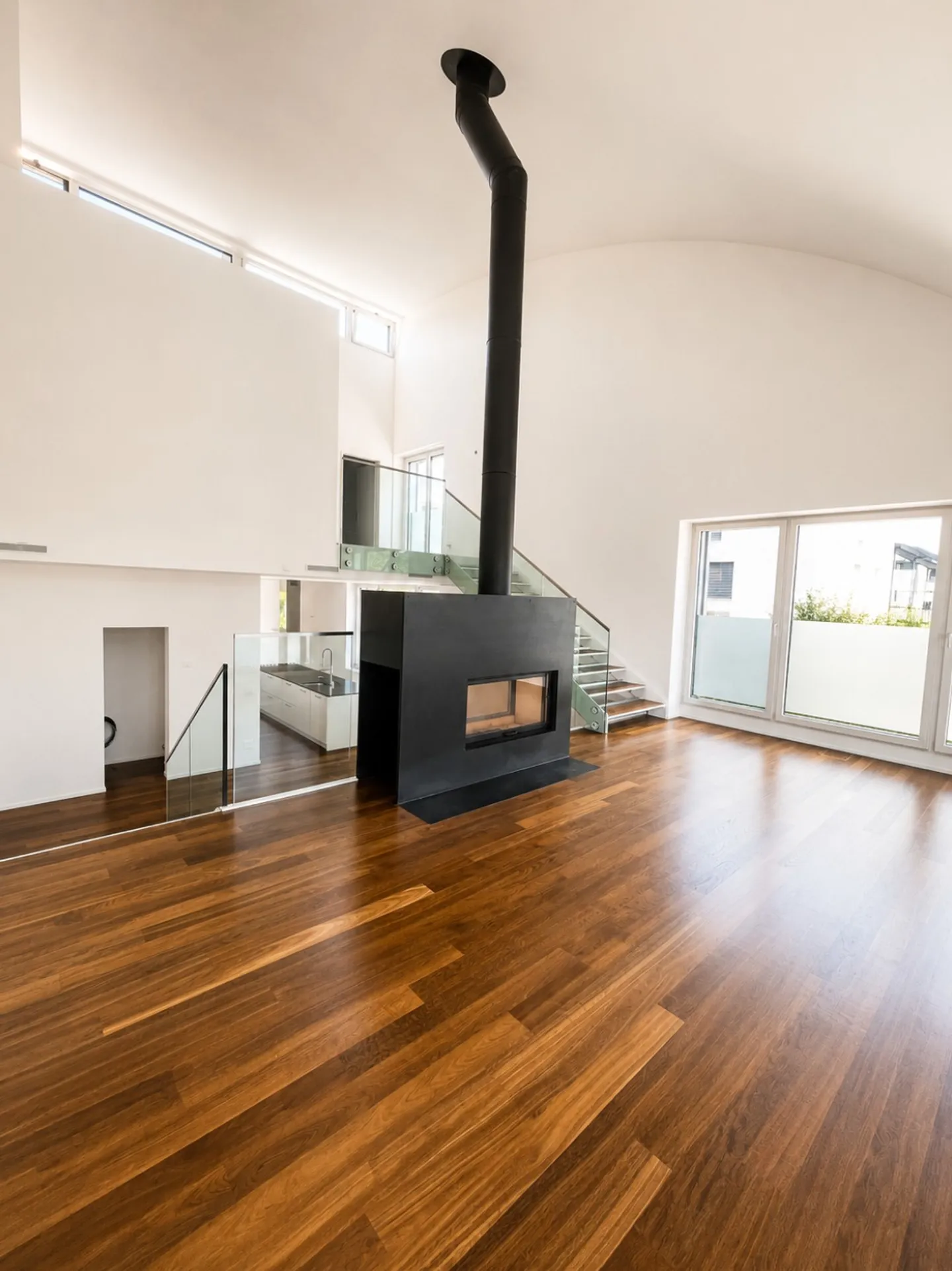 Vivere da sogno con un'espansione lussuosa! 1 grande camera da letto al piano superiore, resto open space - Foto 6 di 11