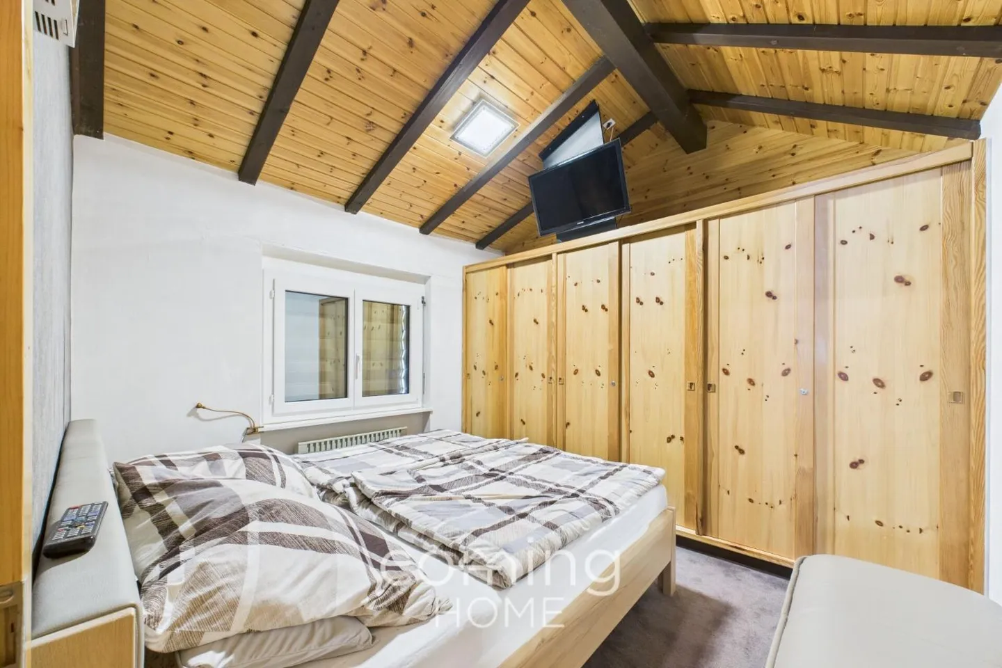 Appartamento soleggiato di 2.5 locali a Saas-Grund - Con camino, vista sulle montagne e ampio balcone - Foto 9 di 13