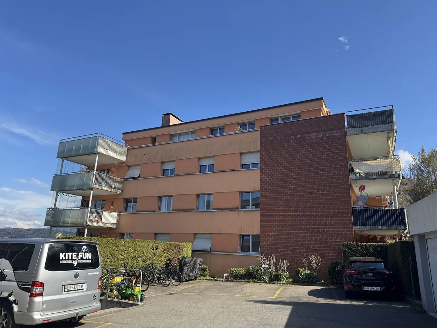 Bright 4.5 room apartment in a quiet residential area, centrally located. - Photo 1 of 12