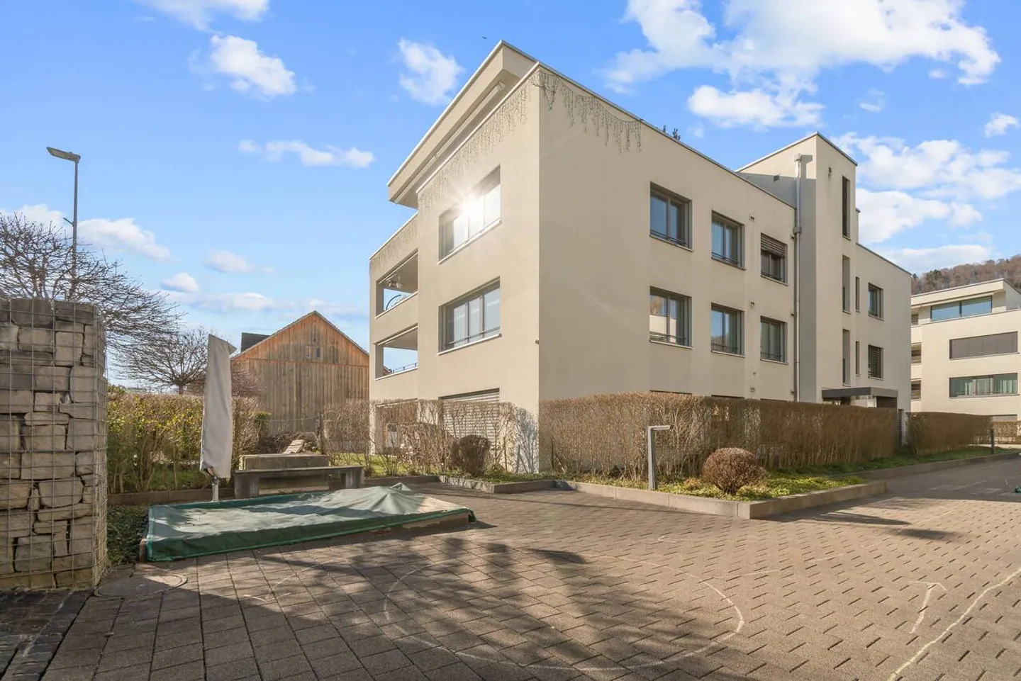 Appartement exclusif de 5½ pièces dans le beau Tuggen SZ - Photo 1 sur 21