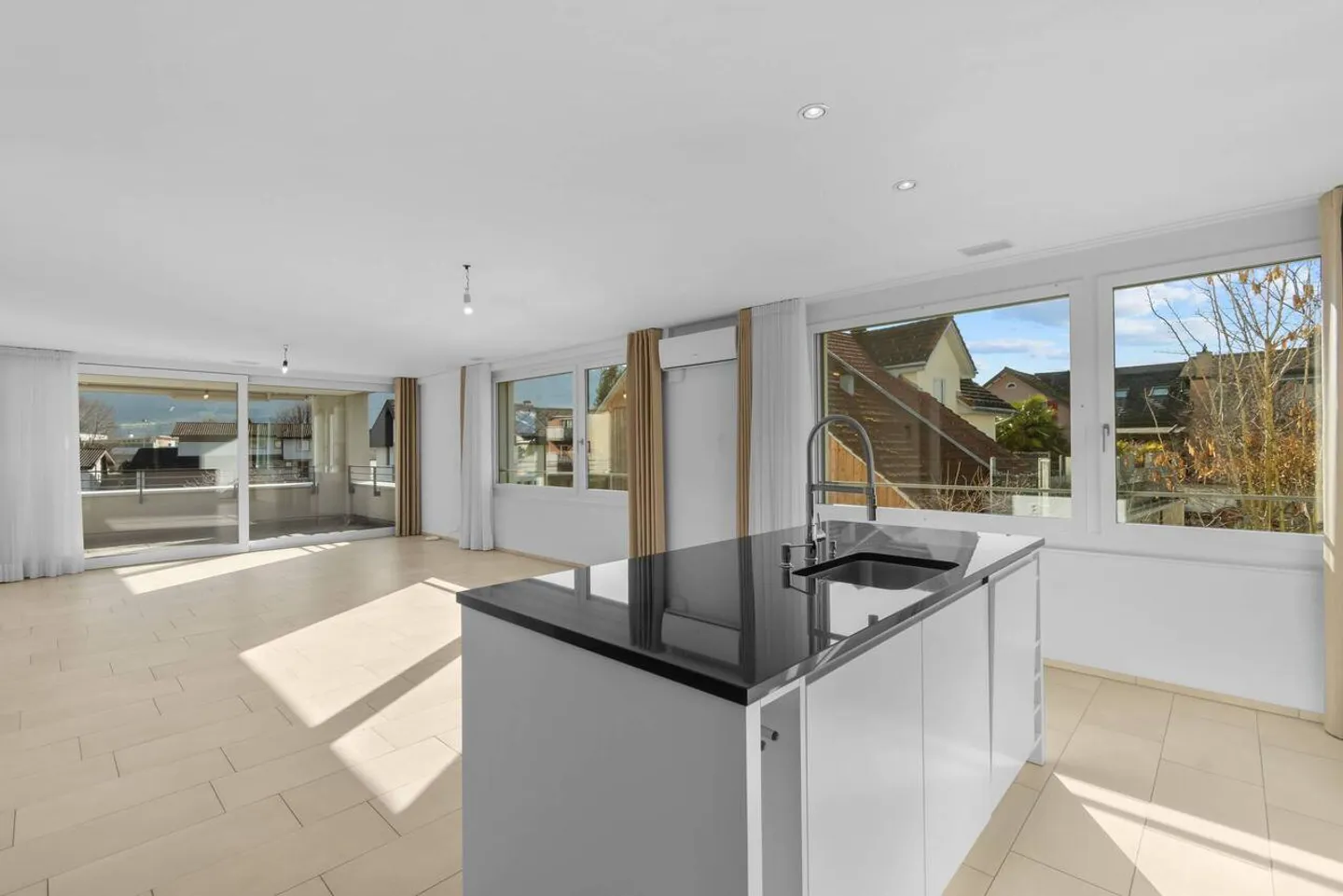 Appartement exclusif de 5½ pièces dans le beau Tuggen SZ - Photo 14 sur 21