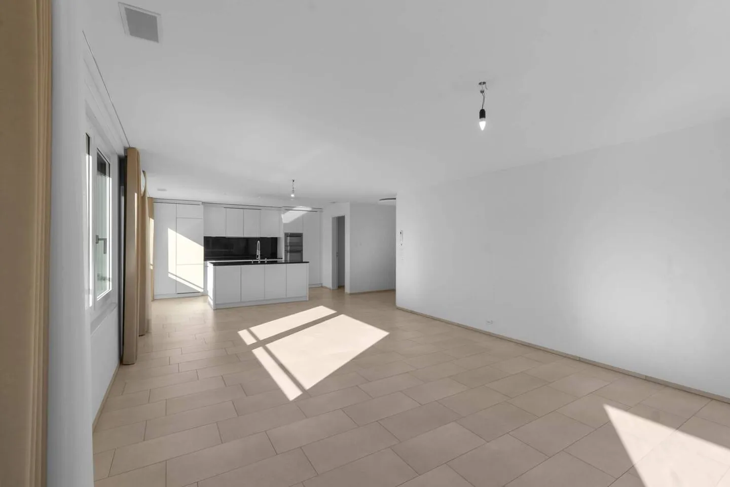 Appartement exclusif de 5½ pièces dans le beau Tuggen SZ - Photo 16 sur 21