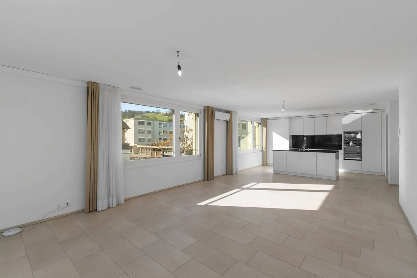 Appartement exclusif de 5½ pièces dans le beau Tuggen SZ - Photo 17 sur 21