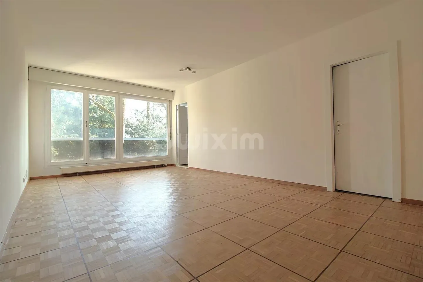 2.5 Room Apartment - Photo 2 of 6