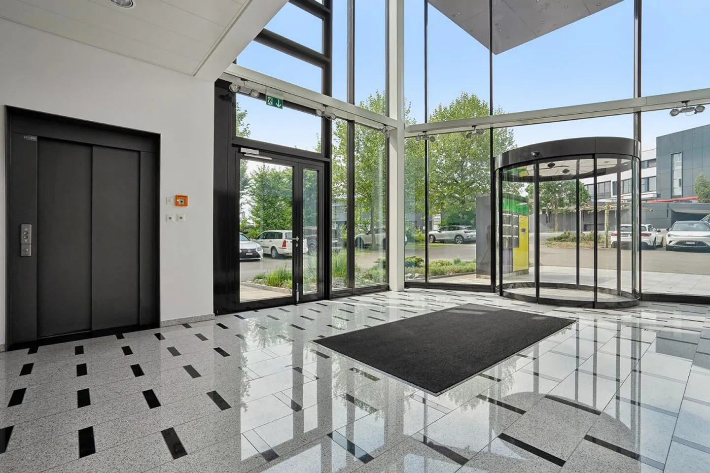 Espace de bureau/commercial représentatif avec vue - Photo 10 sur 13