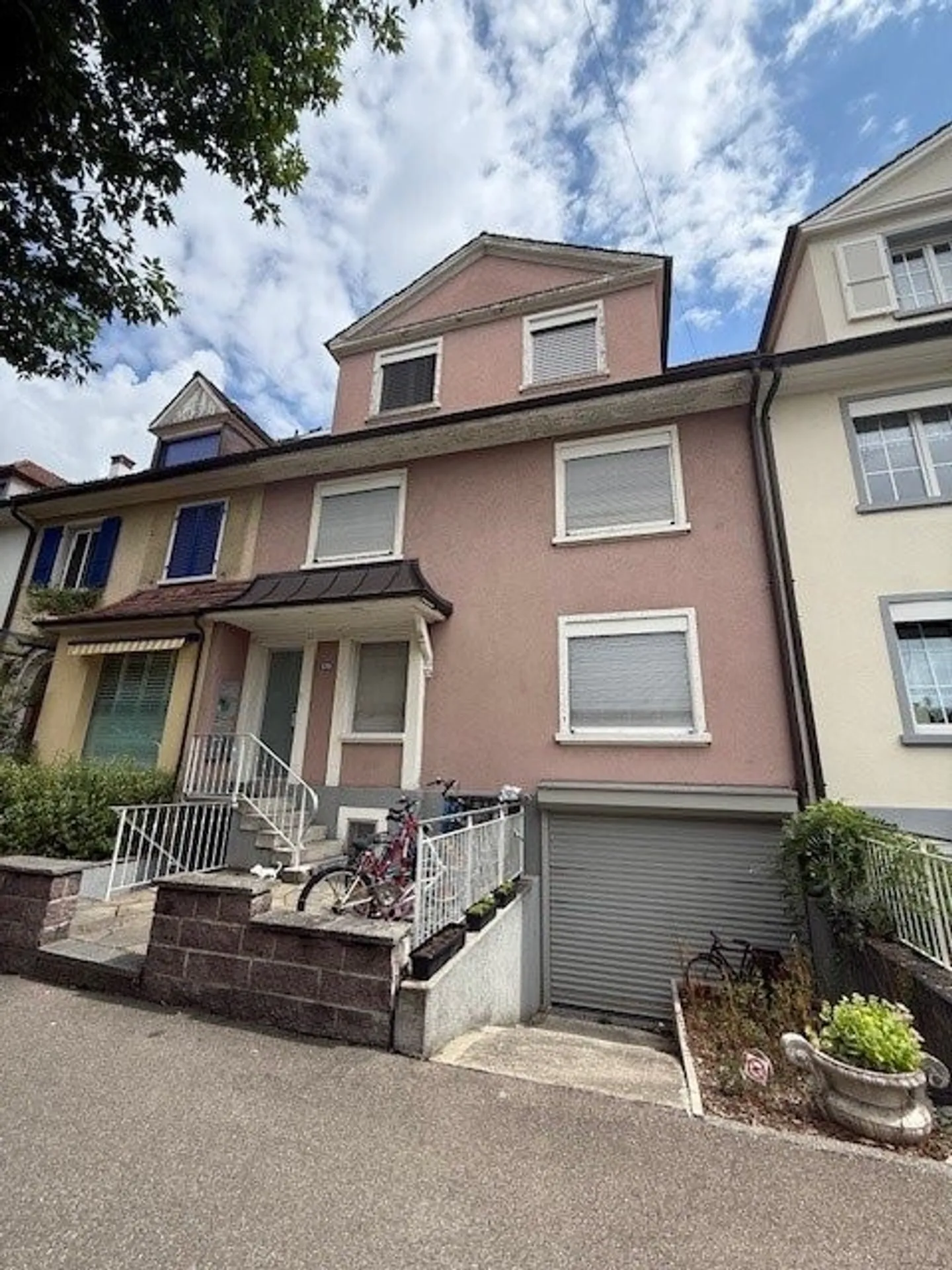 Living studio / office / practice room for rent! - Photo 1 of 5