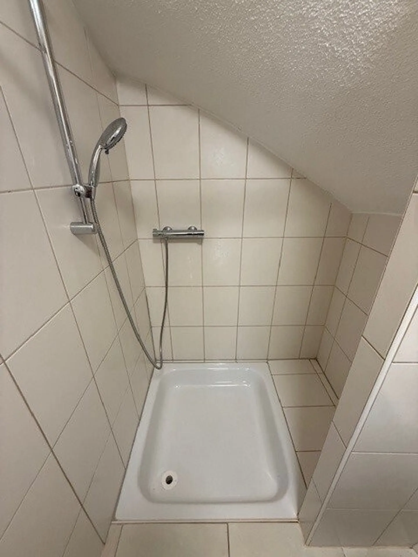 Living studio / office / practice room for rent! - Photo 5 of 5