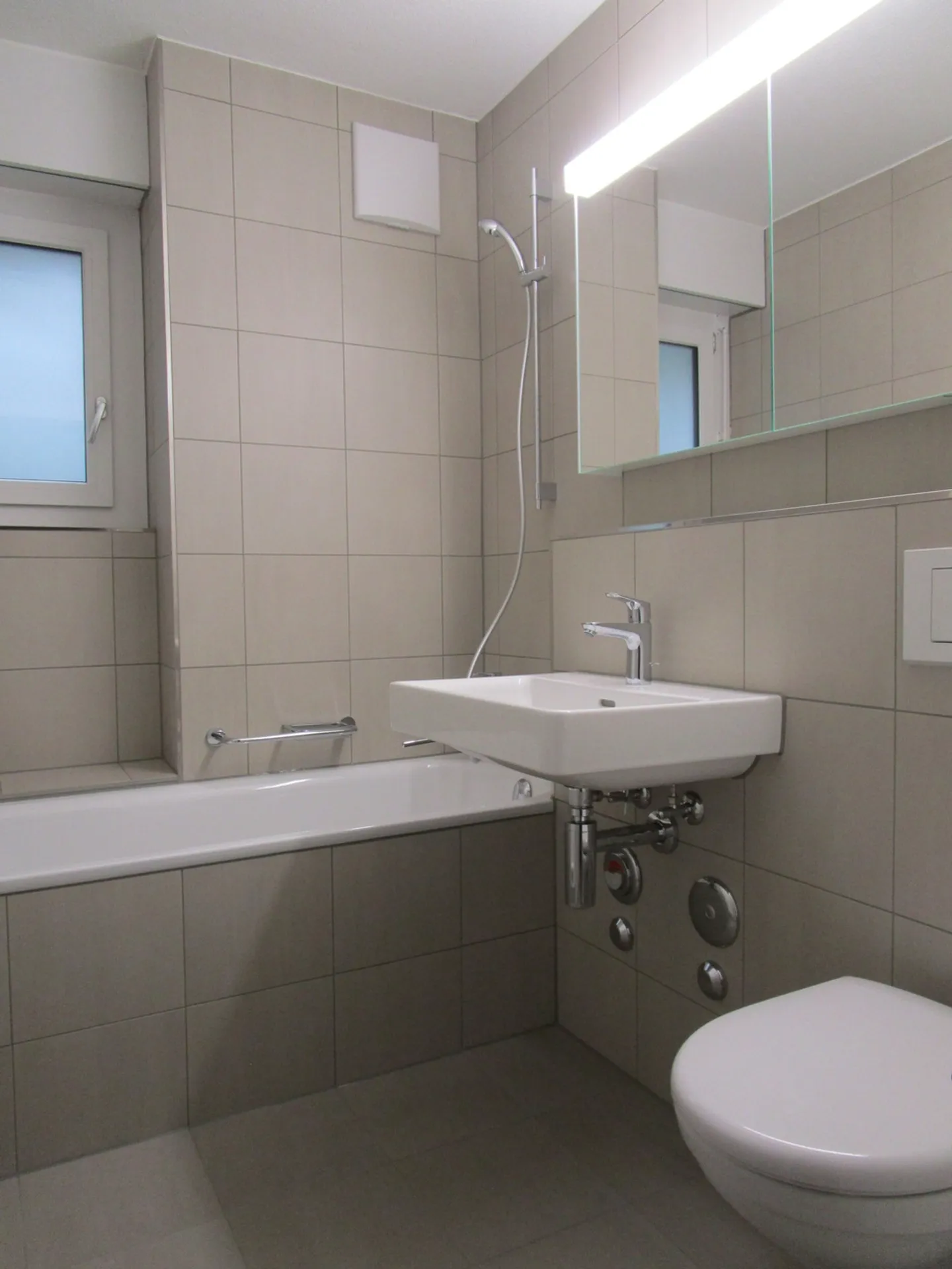 Bright 3.5-Room Apartment - Photo 3 of 4