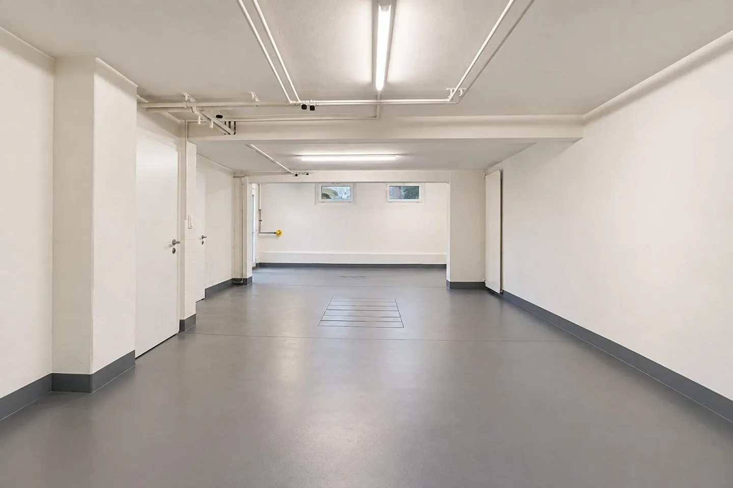 Workshop / Studio / Office - Photo 4 of 11