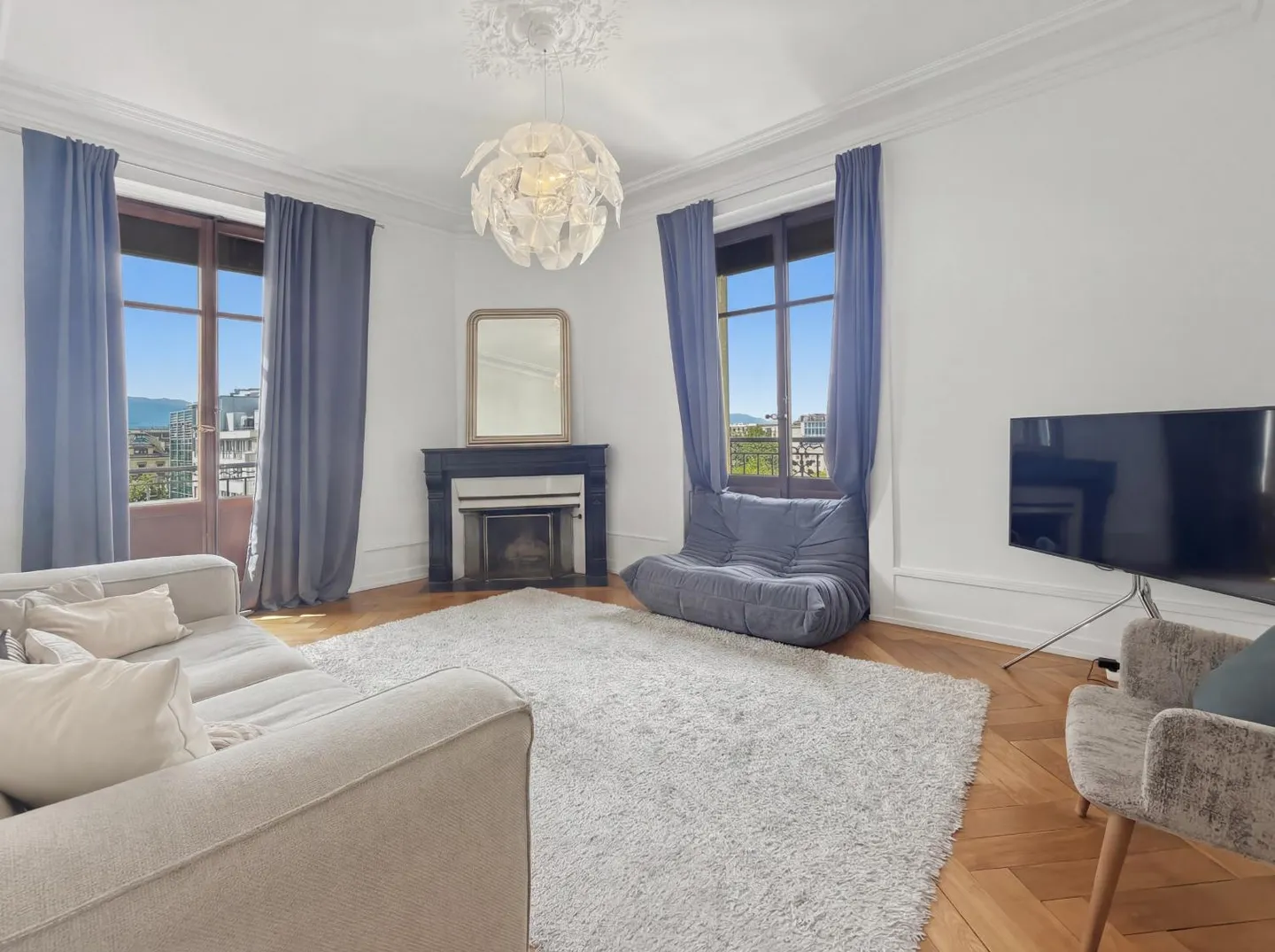 5-room apartment - Photo 1 of 17