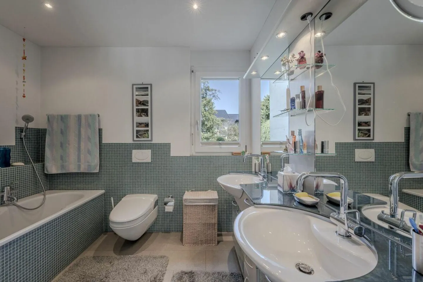 Appartamento giardino di alta qualità con 4,5 stanze in una casa bifamiliare privata - Foto 9 di 16