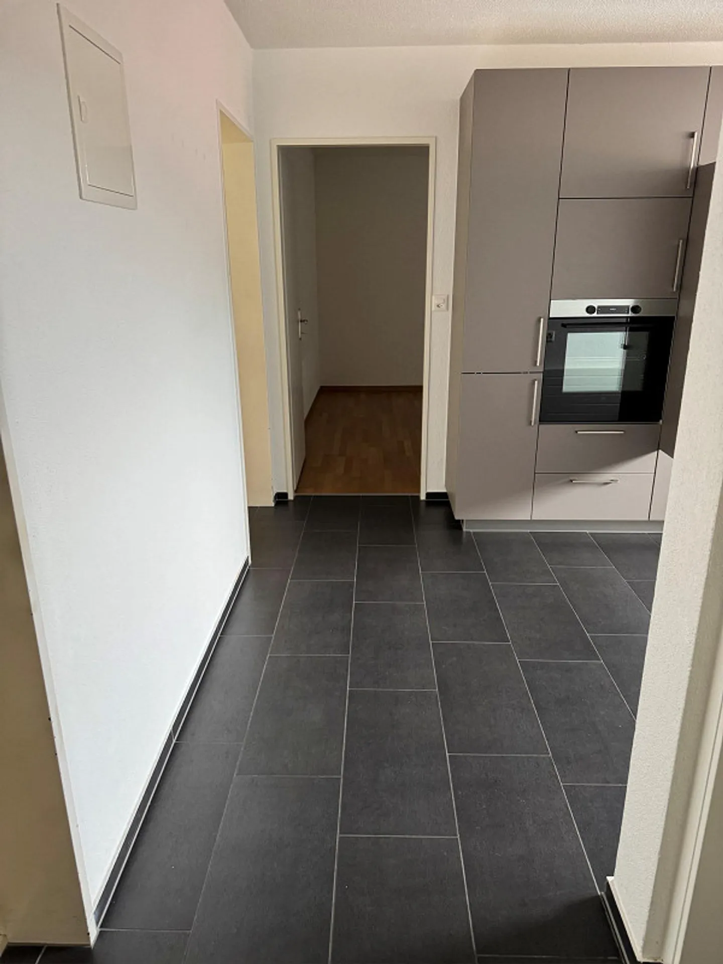 Charmante Wohnung mit Gartensitzplatz - Foto 3 von 10