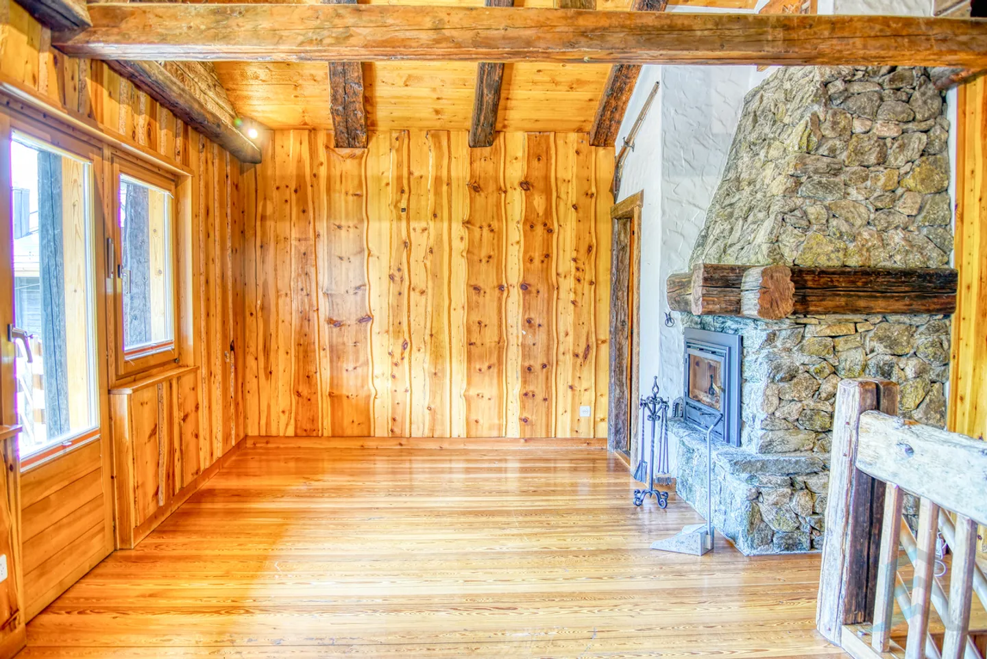 EXCLUSIF Beau chalet individuel de 264m² avec annexes - Foto 5 di 21
