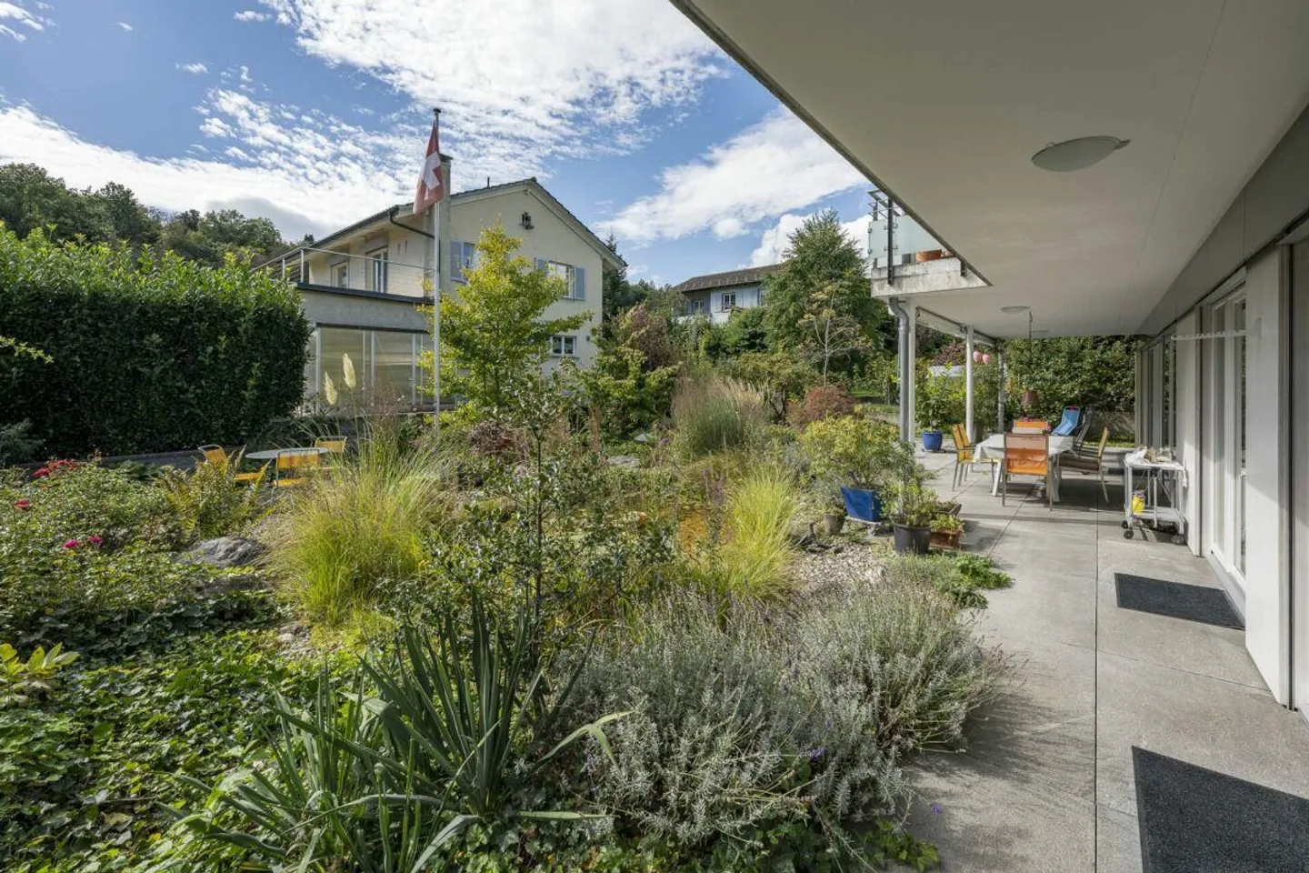 Appartamento giardino di alta qualità con 4,5 stanze in una casa bifamiliare privata - Foto 15 di 16