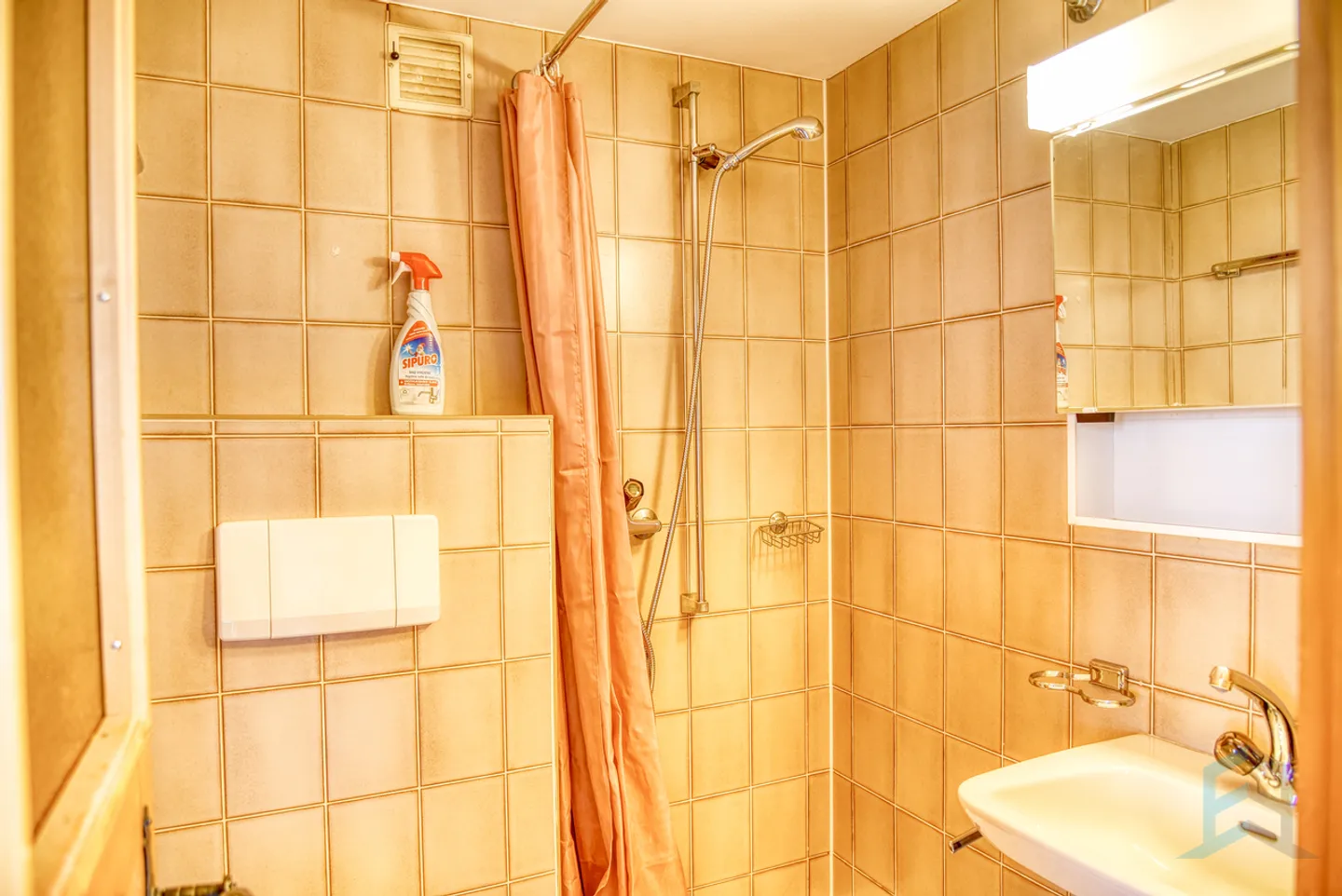 EXCLUSIF Beau chalet individuel de 264m² avec annexes - Foto 15 di 21