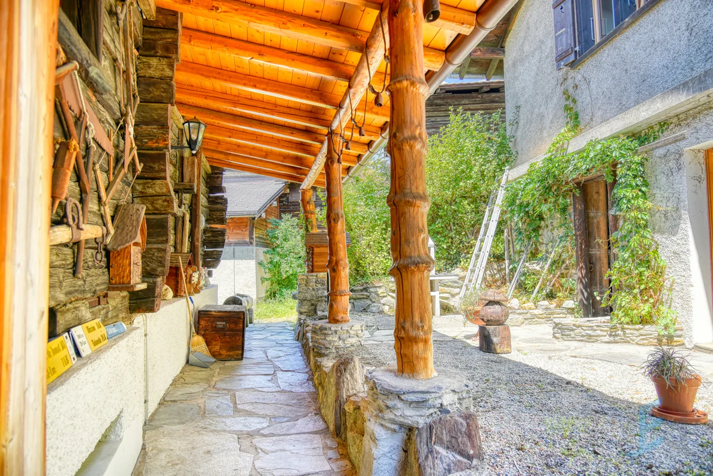 EXCLUSIF Beau chalet individuel de 264m² avec annexes - Foto 16 di 21