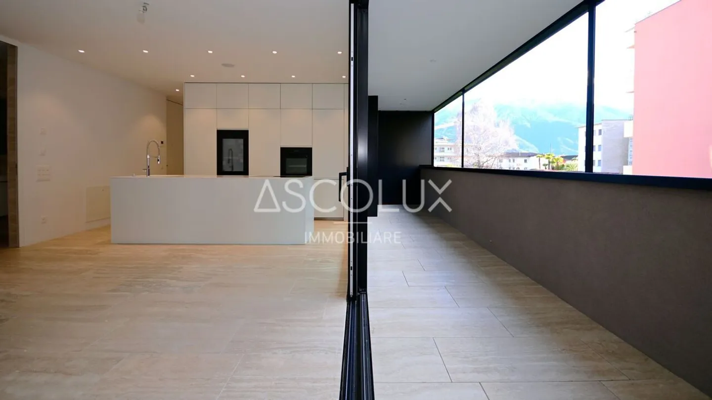 Modern 2.5-room apartment in residence with heated outdoor pool and ... - Photo 8 of 13