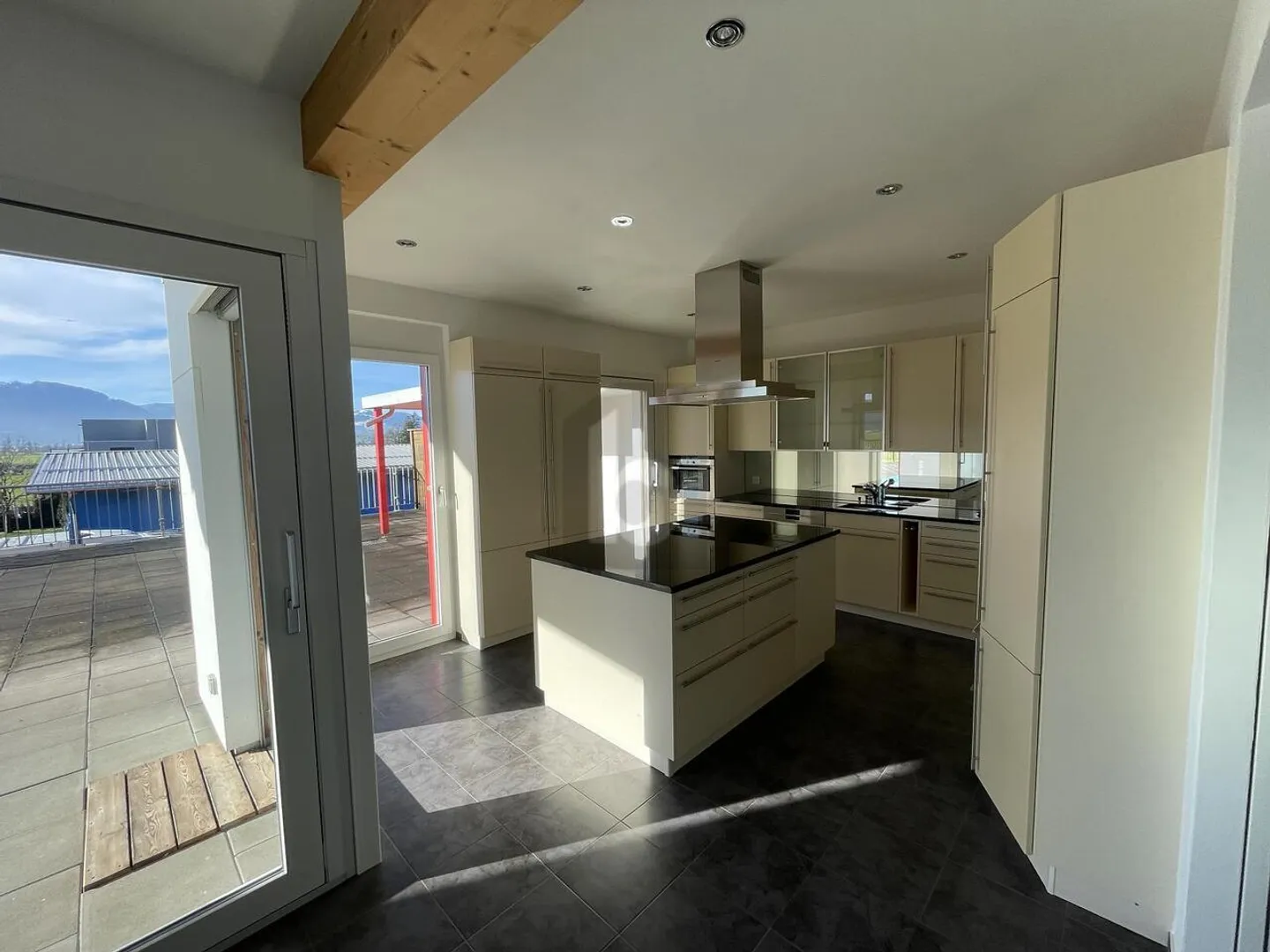 SPECIAL OFFICE WITH LARGE TERRACE - Photo 2 of 6