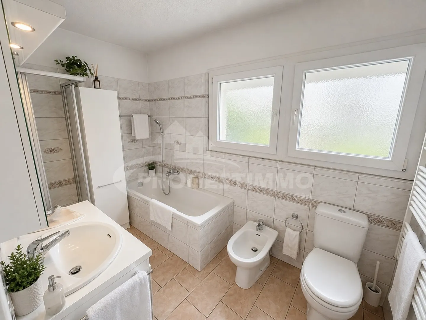 RENTAL PROPERTY WITH BUILDABLE PLOT AND VALORIZATION POTENTIAL - Photo 10 of 12