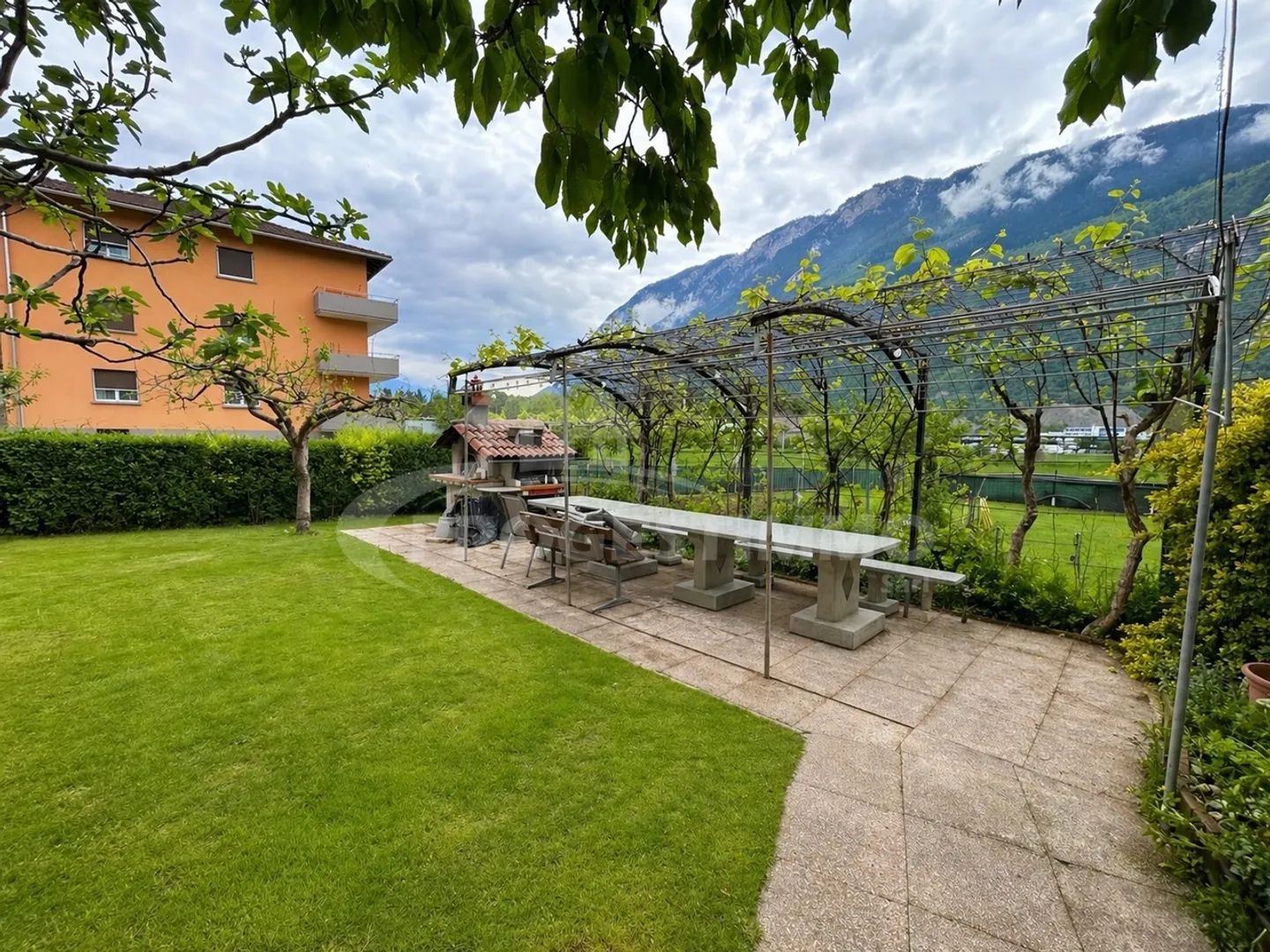 RENTAL PROPERTY WITH BUILDABLE PLOT AND VALORIZATION POTENTIAL - Photo 12 of 12