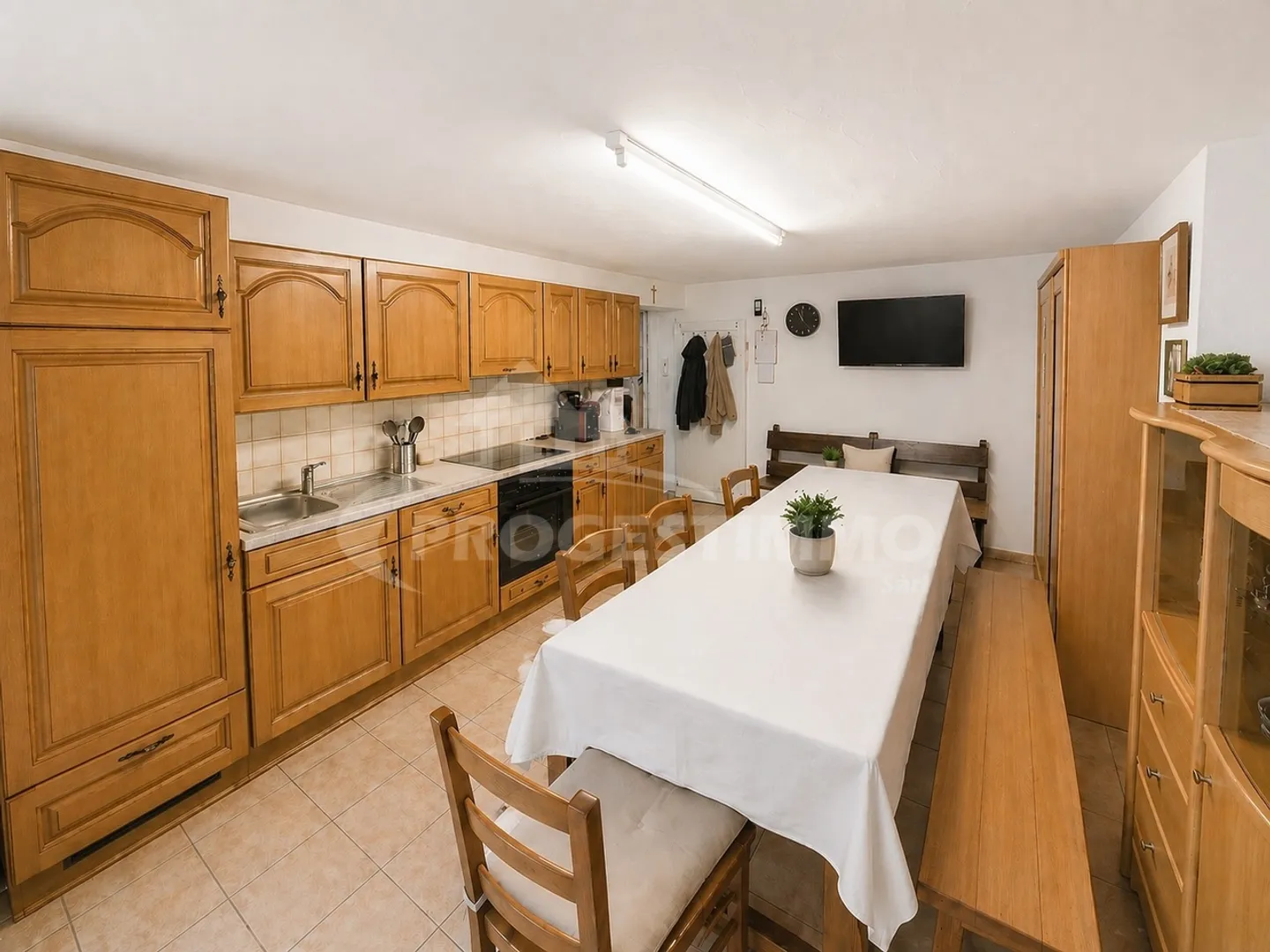 RENTAL PROPERTY WITH BUILDABLE PLOT AND VALORIZATION POTENTIAL - Photo 8 of 12