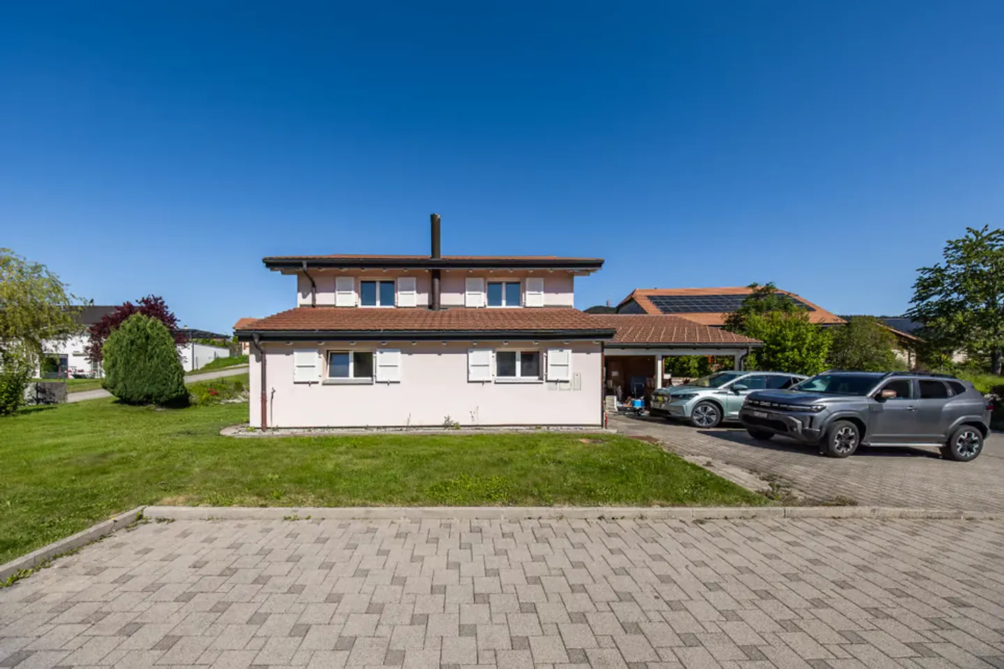Rare object: individual villa in a quiet residential area - Photo 3 of 13