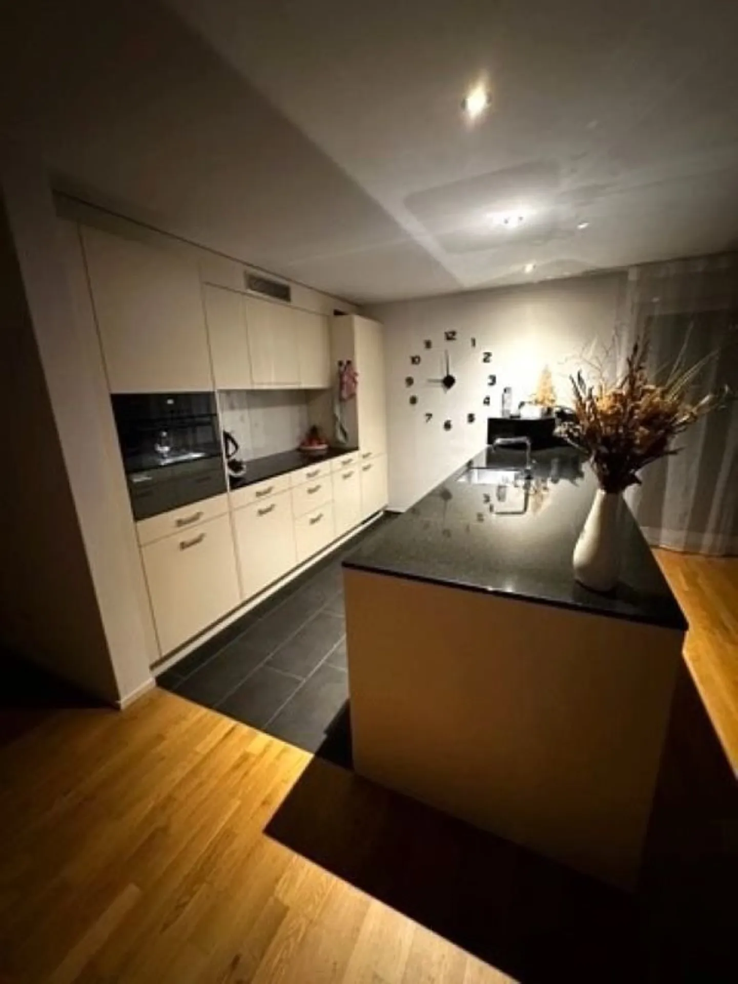 Apartment for rent - Photo 3 of 5