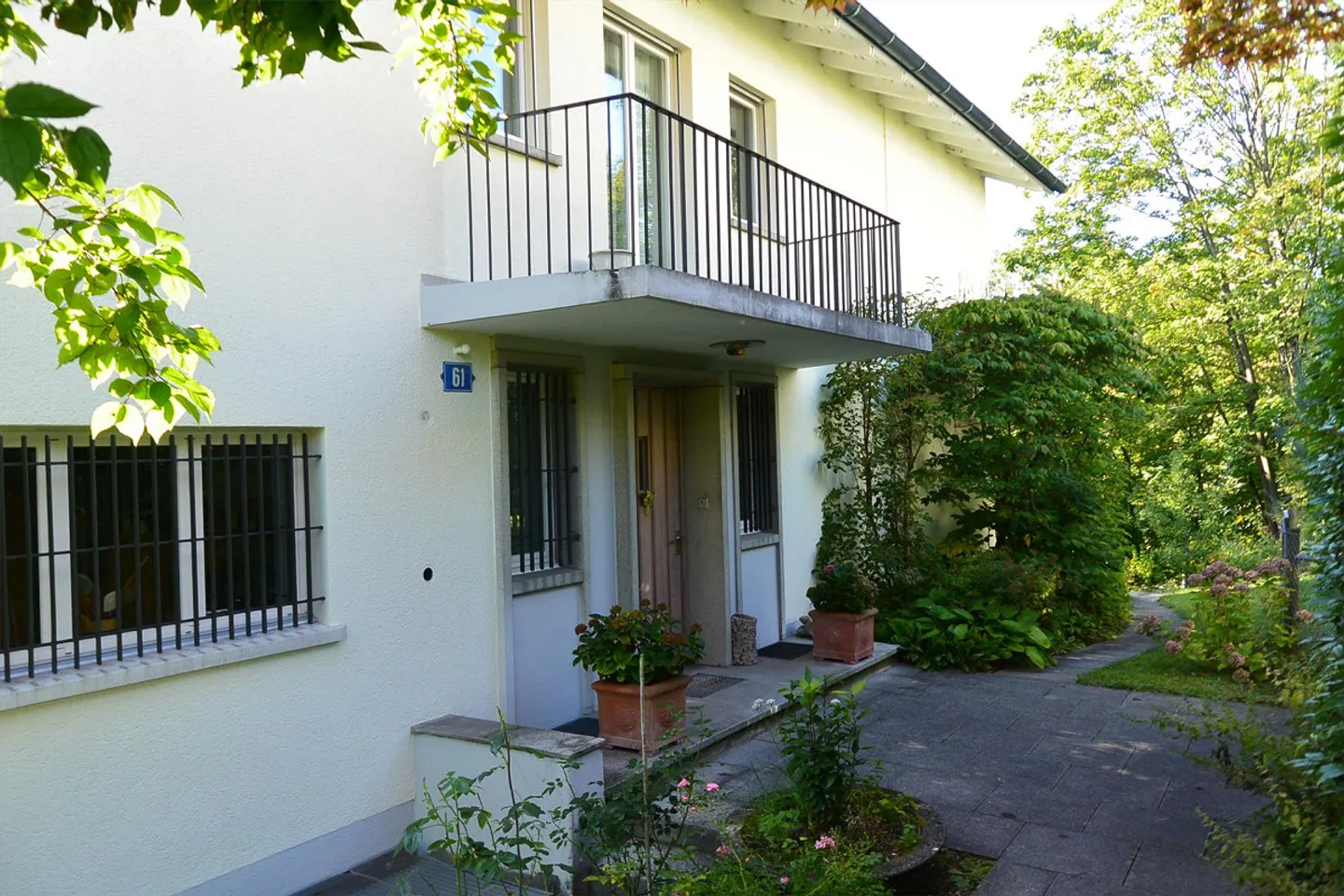 Charmantes Einfamilienhaus in Zürich - Foto 1 von 14