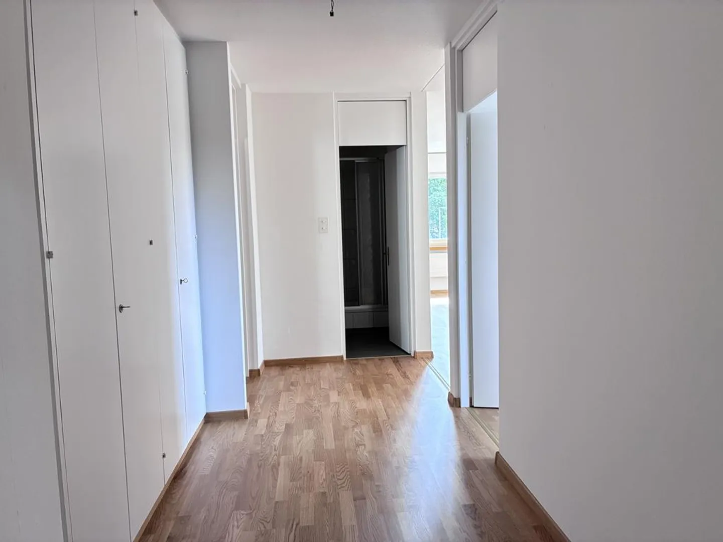 Appartement de 4 1/2 pièces avec 2 salles d'eau et balcon - Photo 6 sur 9