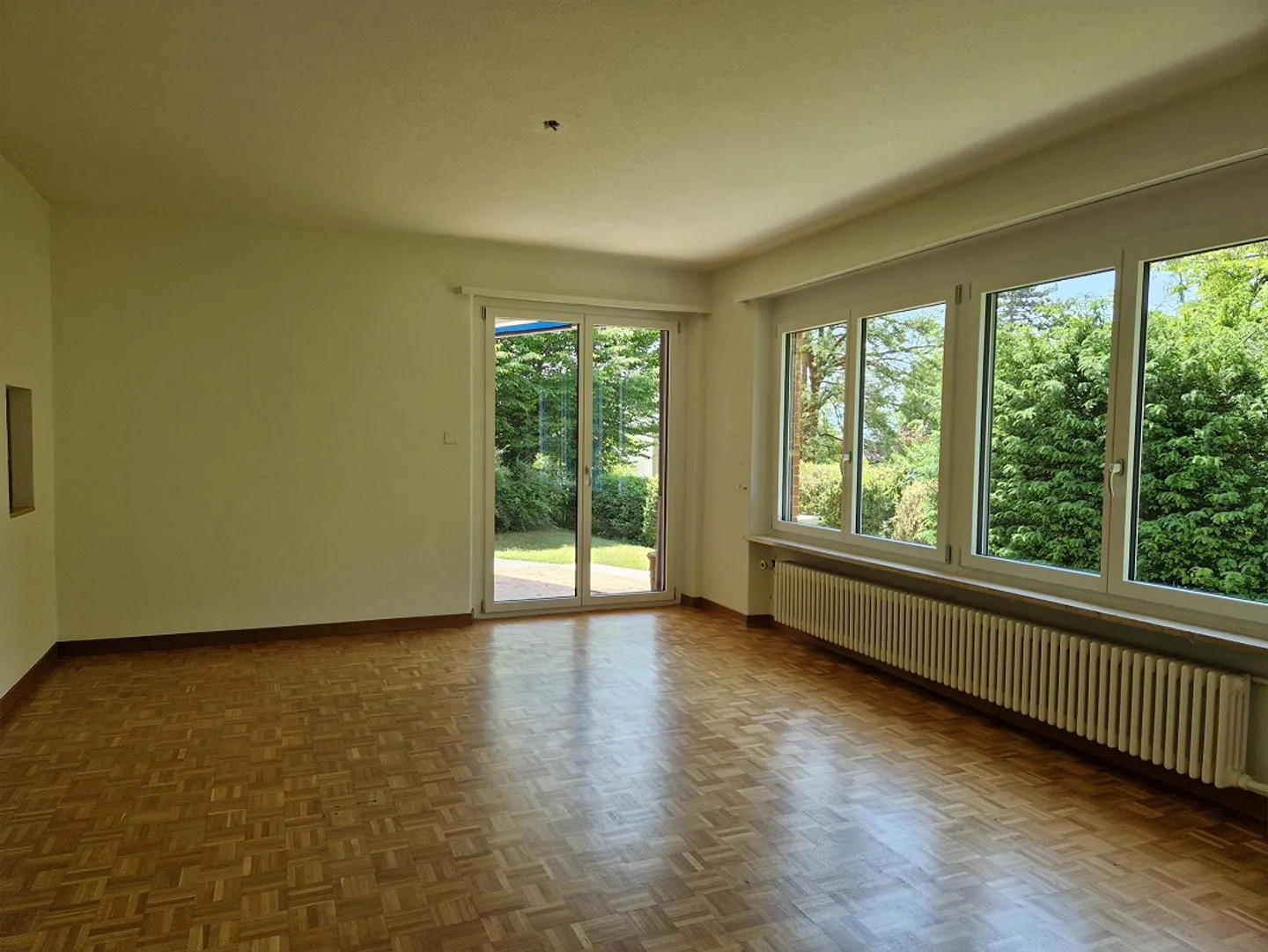 Charmantes Einfamilienhaus in Zürich - Foto 2 von 14