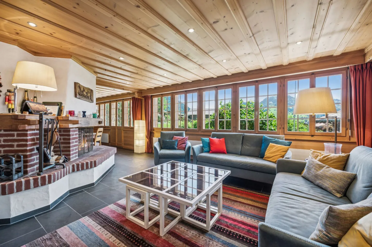 Heimeliges Chalet mit Baulandparzelle - Ihr Rückzugsort mit Perspektive - Foto 3 von 13