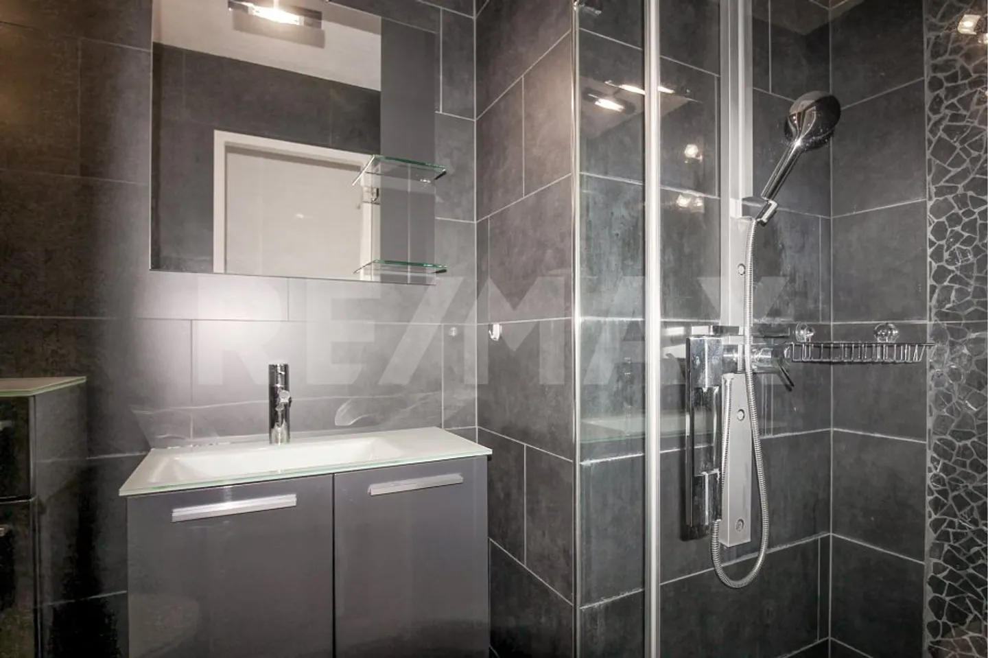 4.5-room apartment with winter garden and communal lawn - Photo 10 of 13